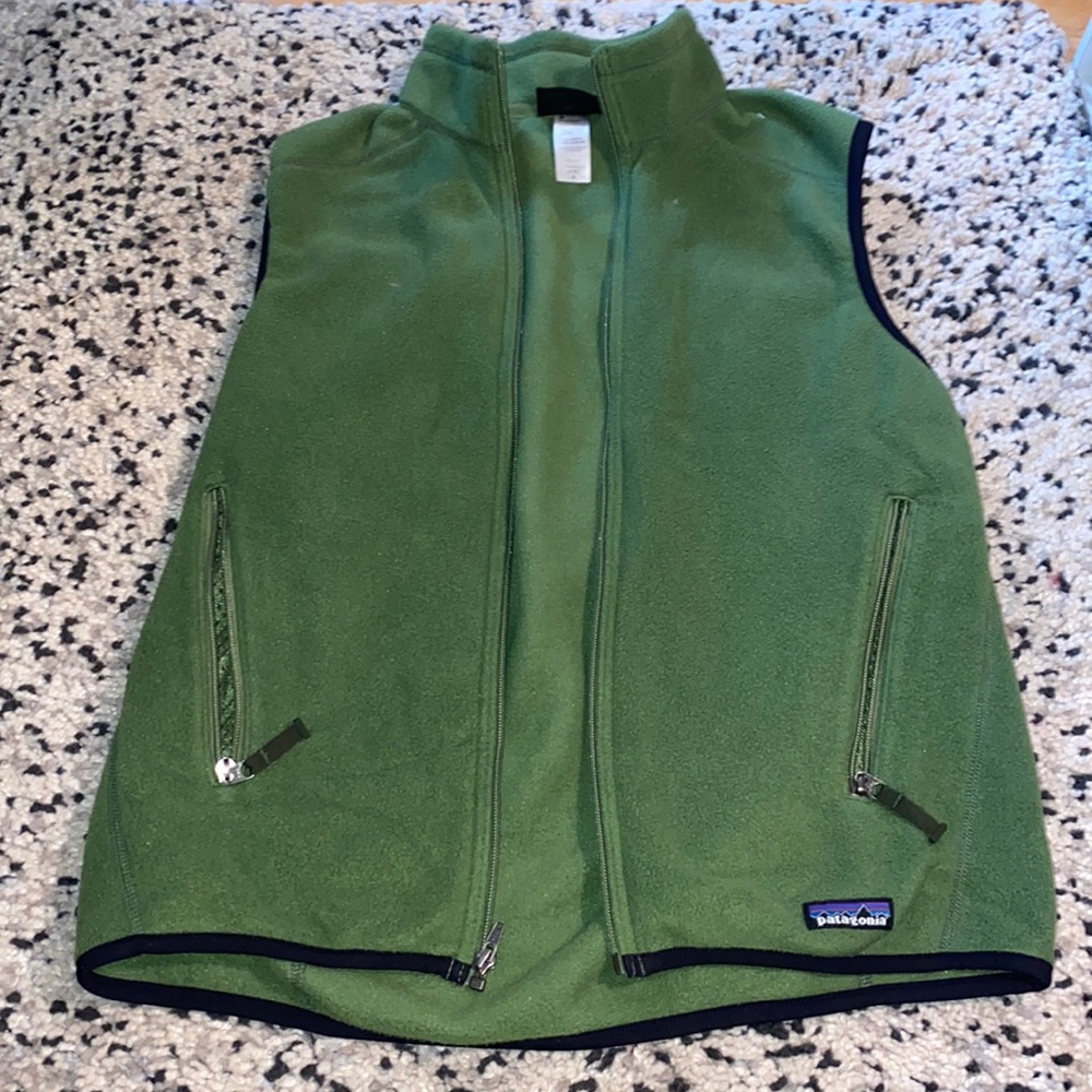 Patagonia green synchilla vest - mens medium